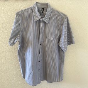 14th and union size large men’s short sleeve shirt